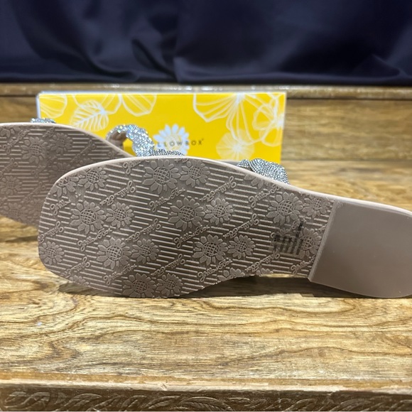 New Yellow Box Gorgeous Davie Clear rhinestone sandals Sz 10. - Picture 6 of 7